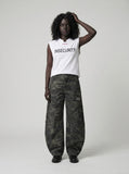 DAXUEN Short-sleeved graphic T-shirt with text prints — model photo