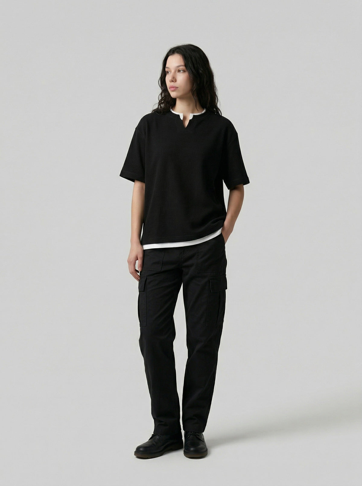 DAXUEN Layered crewneck short-sleeved t-shirt — model photo