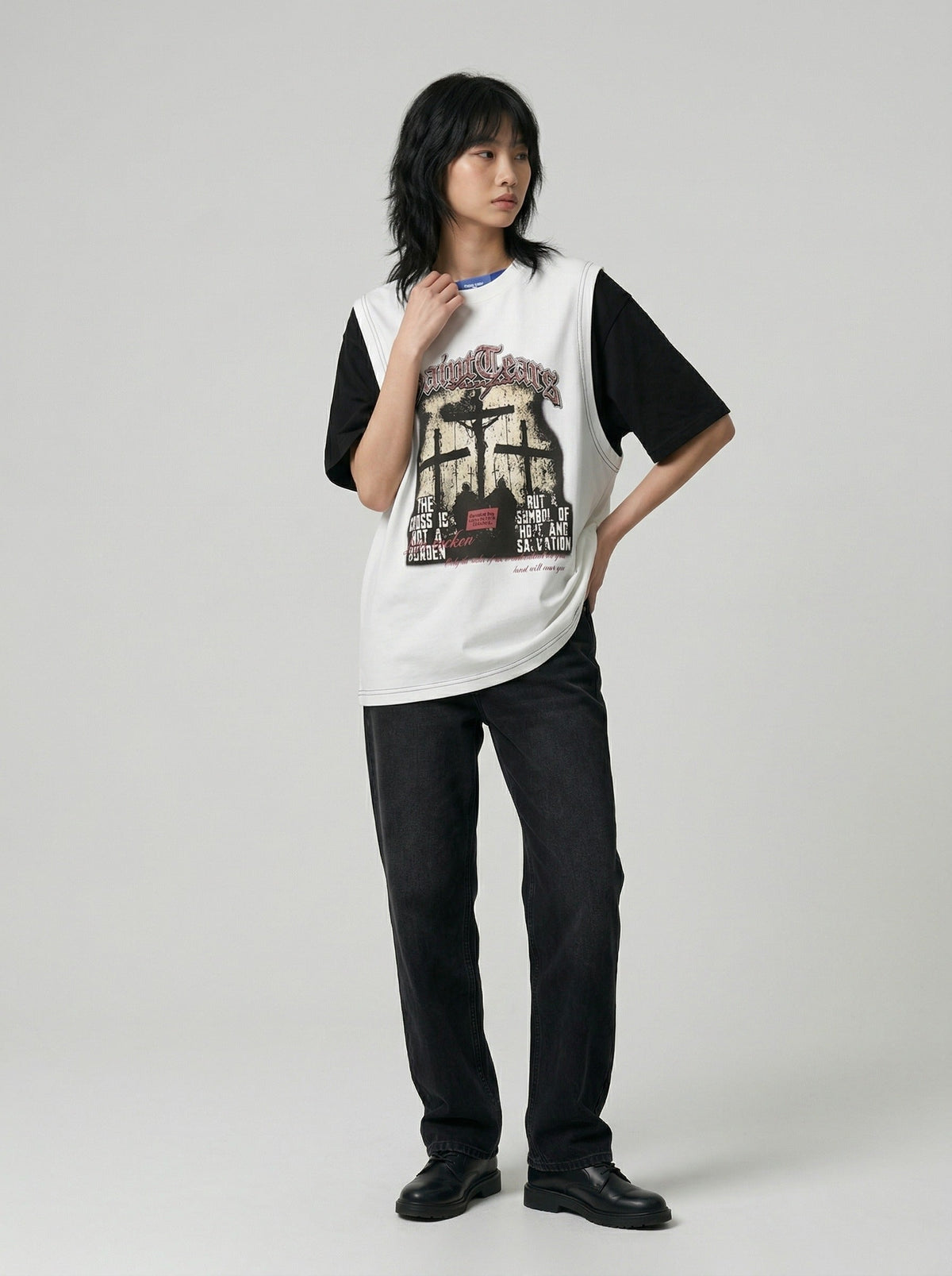 DAXUEN Layered T-shirt and vest set with graphic design — model photo
