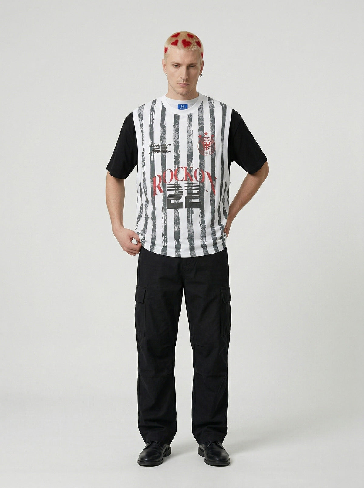 DAXUEN Layered short-sleeved t-shirt with vest overlay — model photo