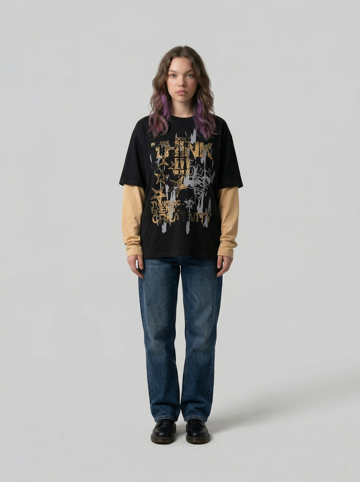 DAXUEN Men's long sleeve crew neck t-shirt with graphic print — model photo