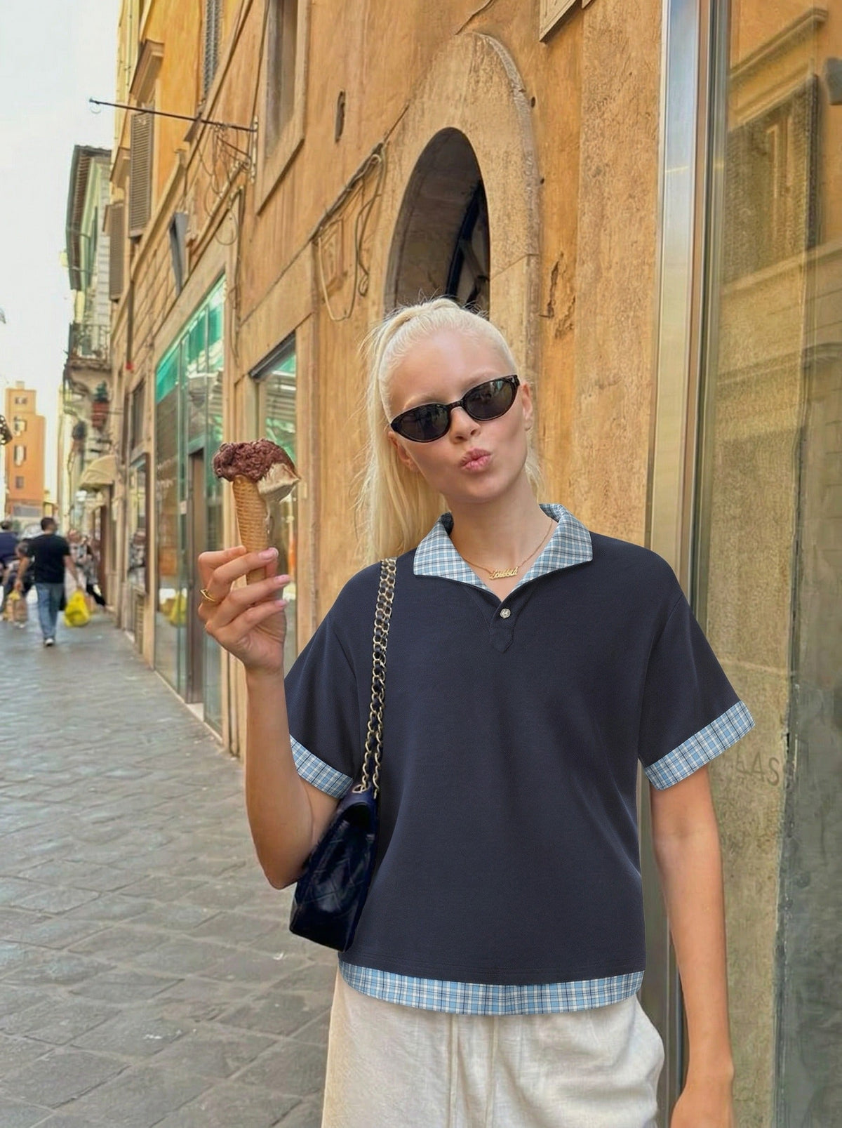 DAXUEN Layered look men's short-sleeved polo shirt — model photo