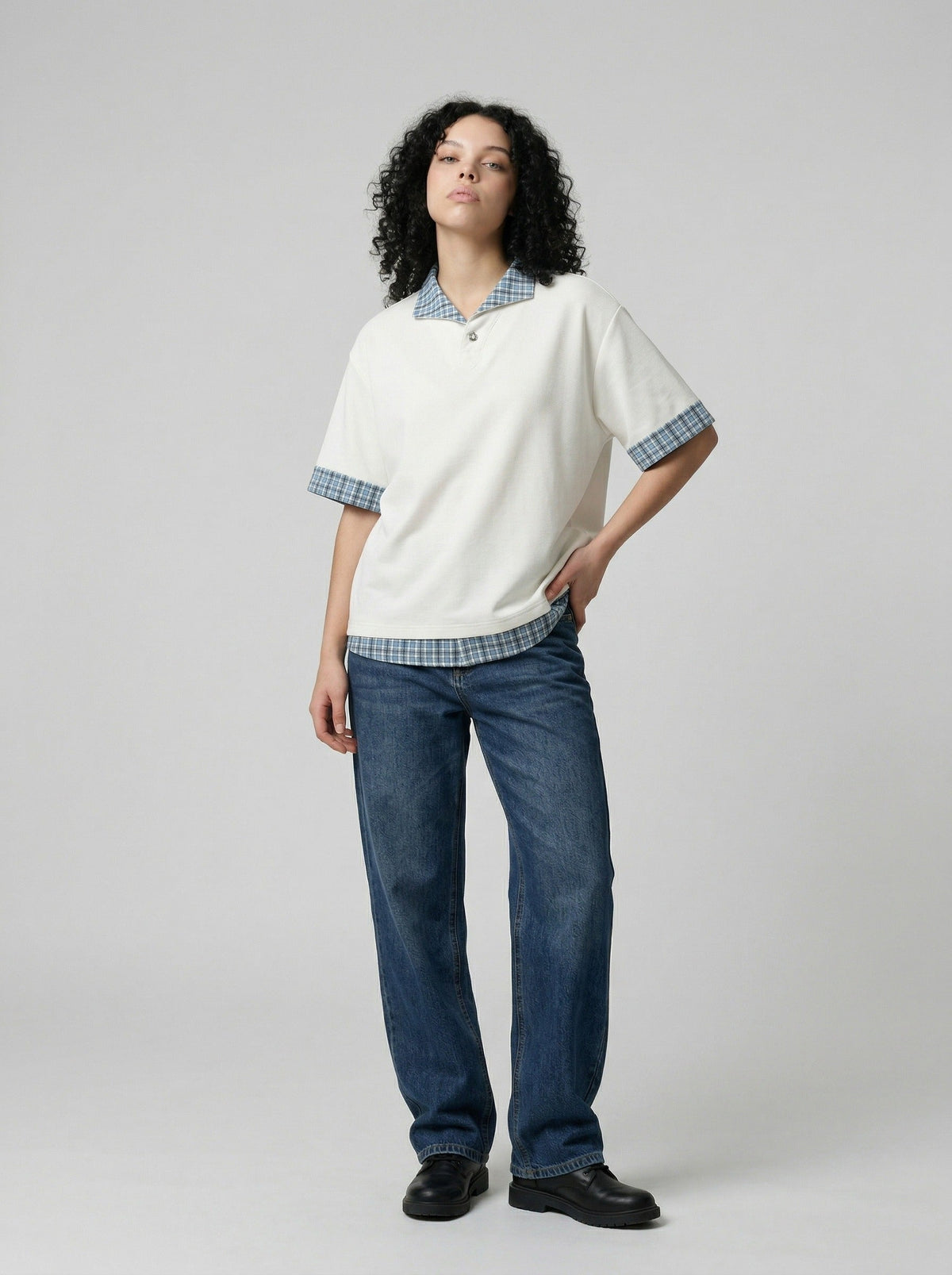 DAXUEN Layered look men's short-sleeved polo shirt — model photo