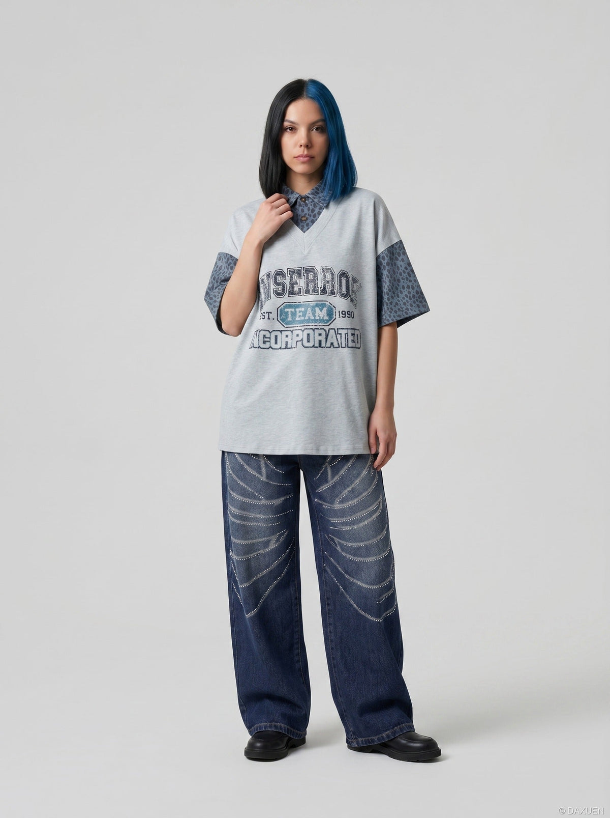 DAXUEN Layered look short-sleeved top with graphic print — model photo
