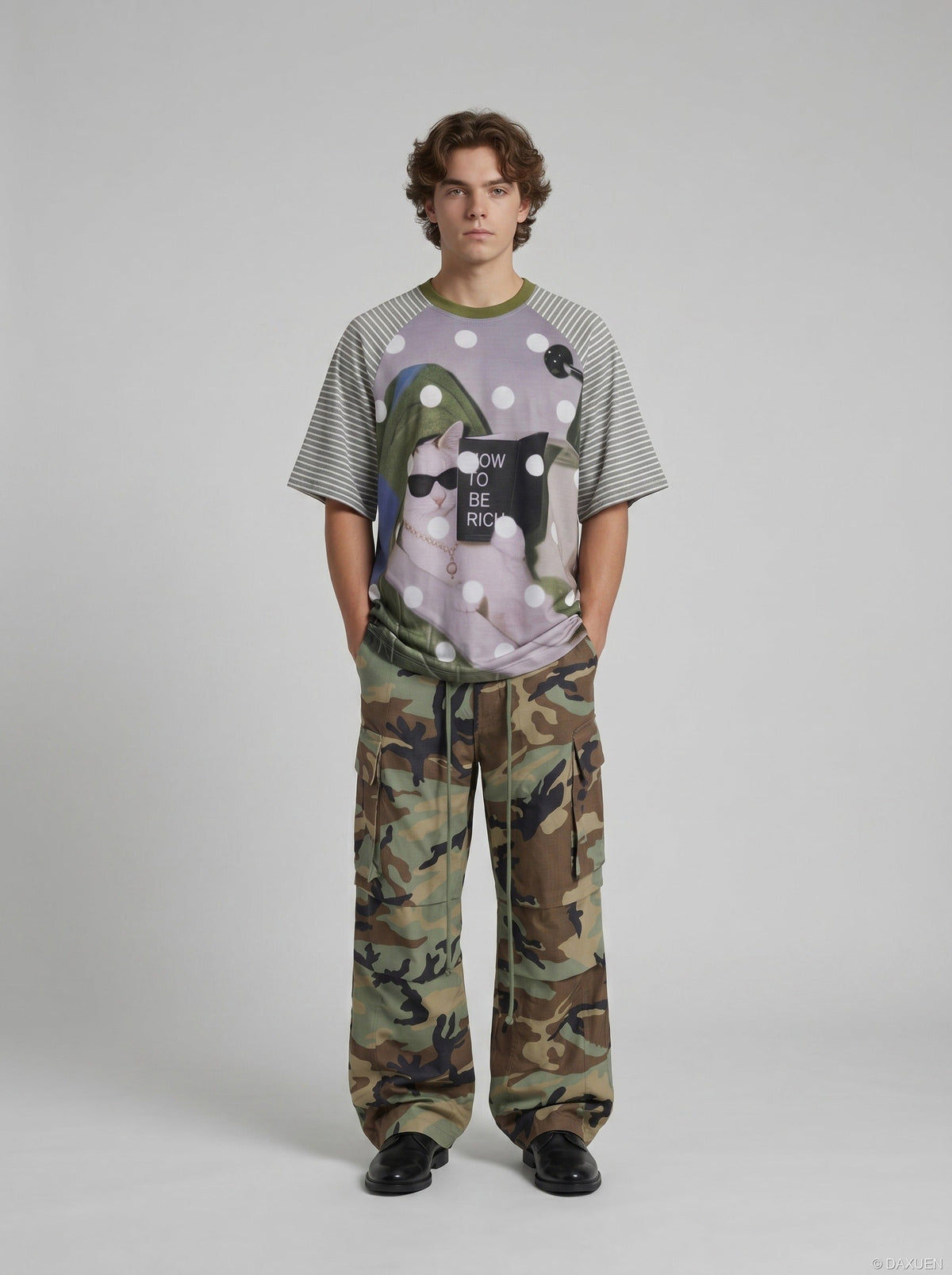 DAXUEN Oversized short-sleeved T-shirt with cat graphic — model photo