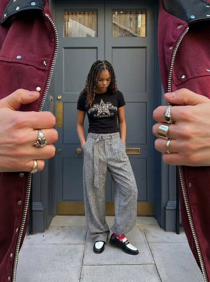 DAXUEN Leopard print star graphic short-sleeved t-shirt — model photo