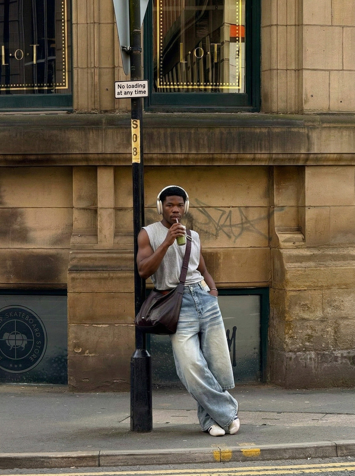 DAXUEN Light blue wide-leg denim culotte shorts — model photo