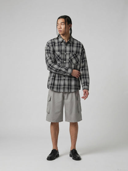 DAXUEN Light grey wide-leg cargo shorts — model photo