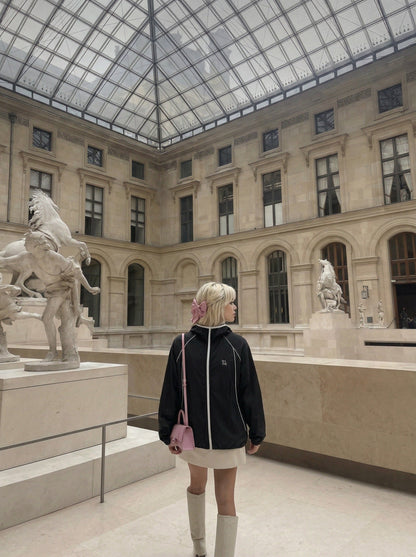 DAXUEN Lightweight hooded jacket in grey and black — model photo