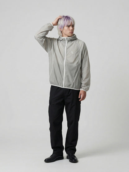 DAXUEN Lightweight hooded jacket in grey and black — model photo