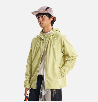 DAXUEN Lightweight hooded full-zip windbreaker jacket