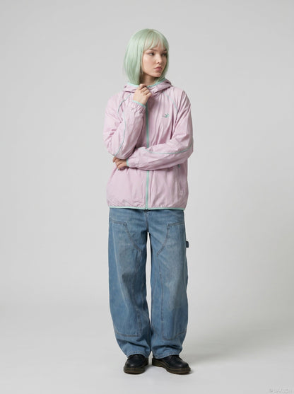 DAXUEN Lightweight hooded full-zip windbreaker jacket — model photo