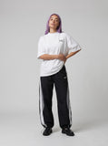 DAXUEN Oversized short-sleeved t-shirt with script graphics — model photo