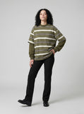 DAXUEN Loose-fit short-sleeve checkered button-up shirt — model photo