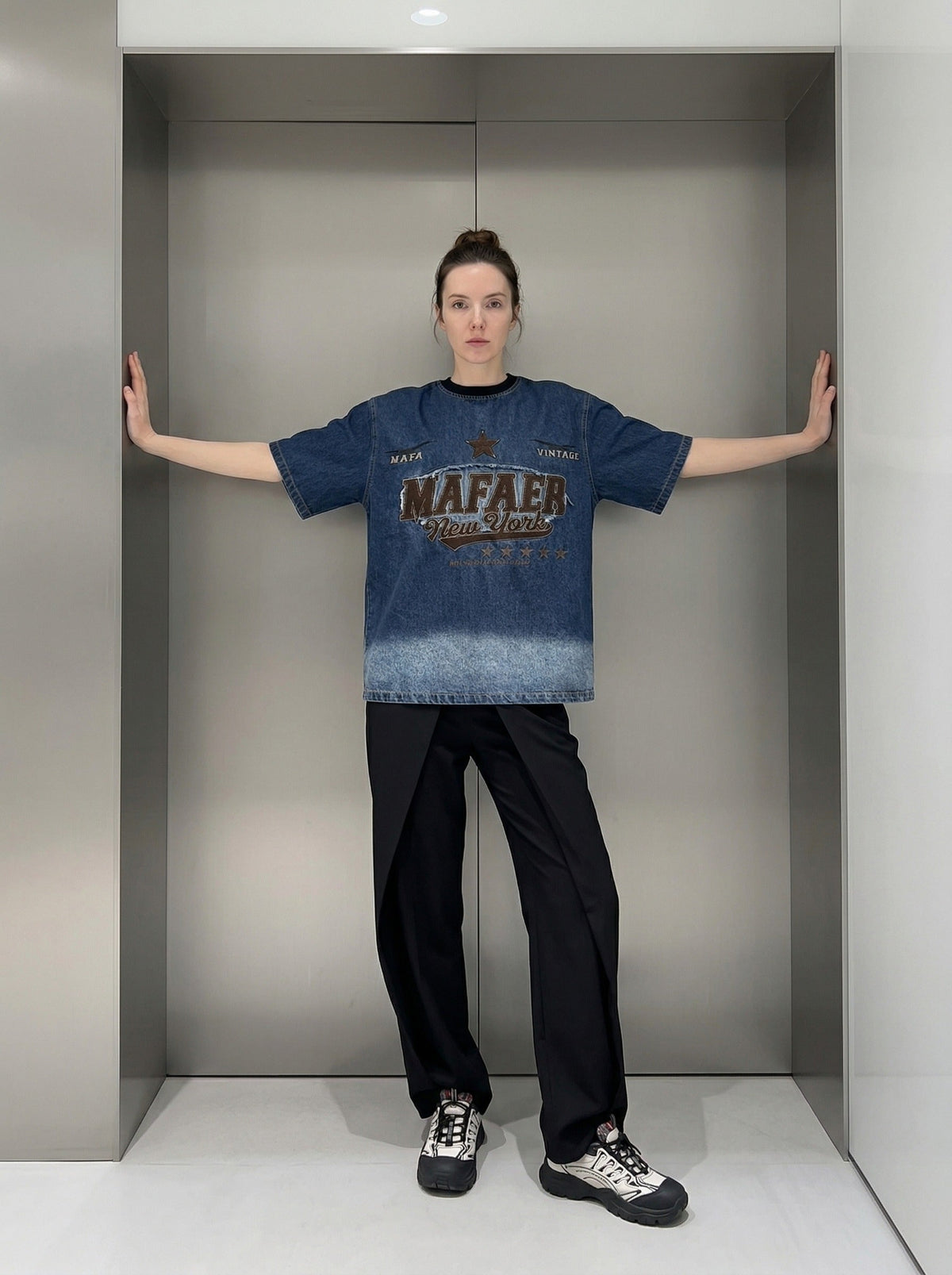 DAXUEN MAFA Vintage Denim Effect T-Shirt — model photo