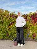 DAXUEN Lightweight full-zip jacket with mesh panels — model photo
