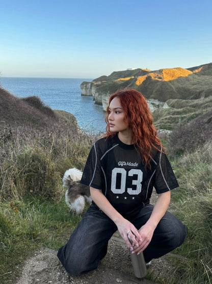 DAXUEN Relaxed-fit mesh t-shirt with contrasting stitching — model photo