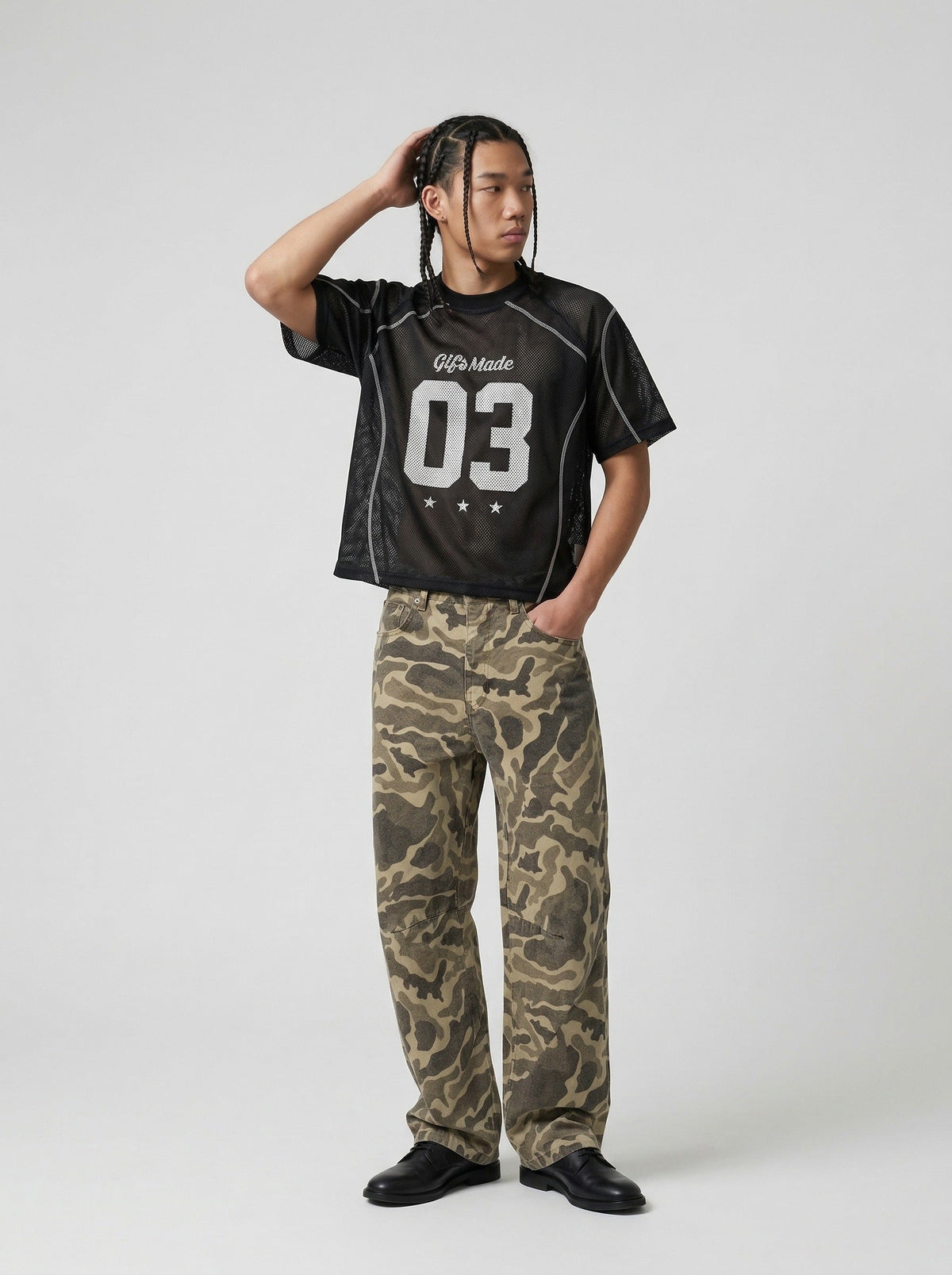 DAXUEN Relaxed-fit mesh t-shirt with contrasting stitching — model photo