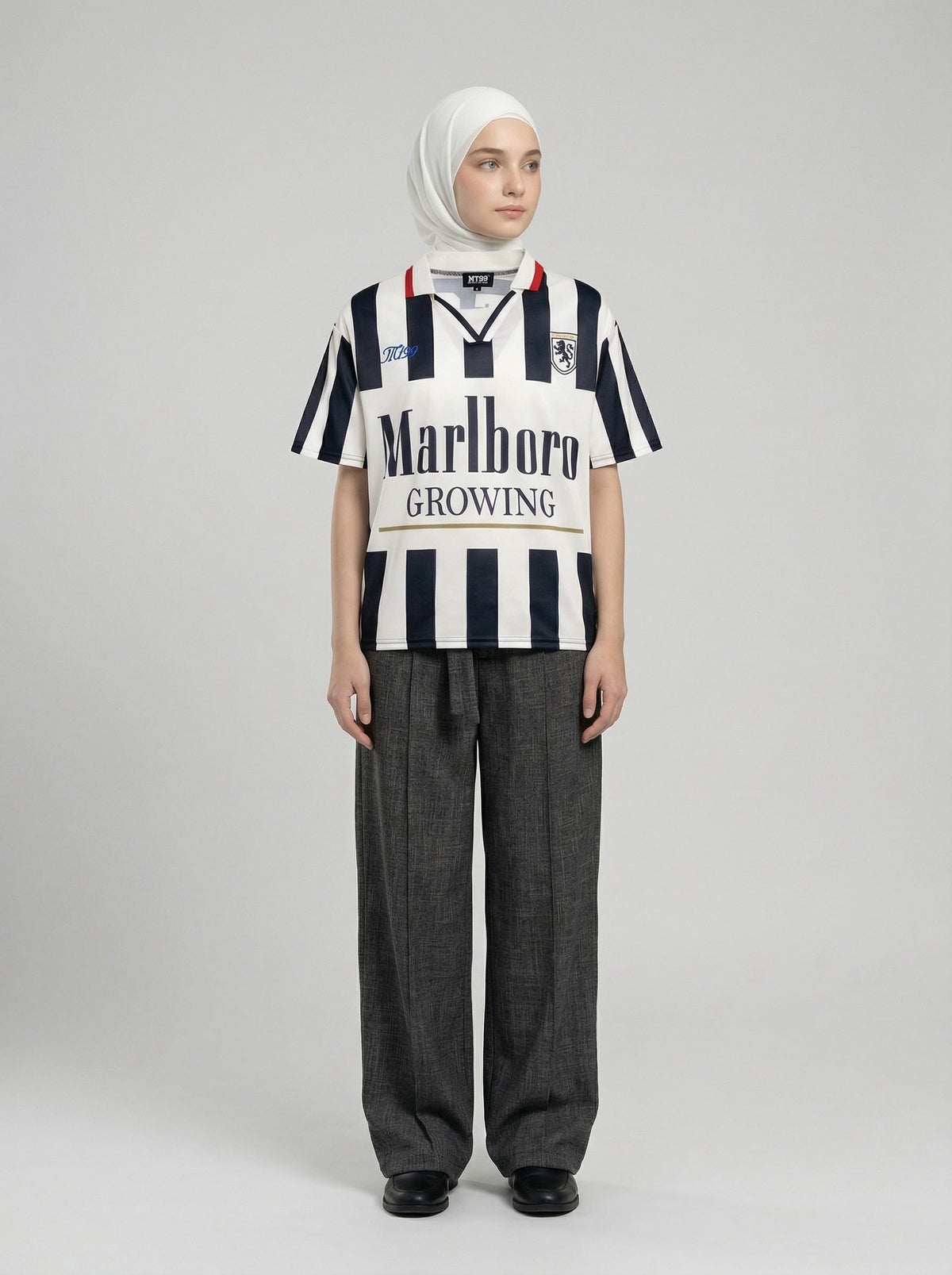 DAXUEN MT99 striped jersey polo shirt — model photo