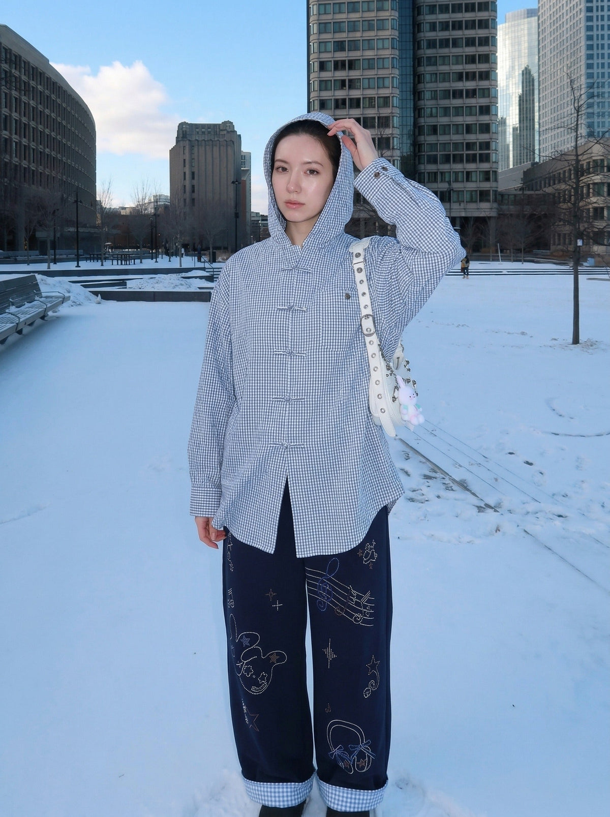 DAXUEN Navy wide-leg sweatpants with embroidered graphics — model photo