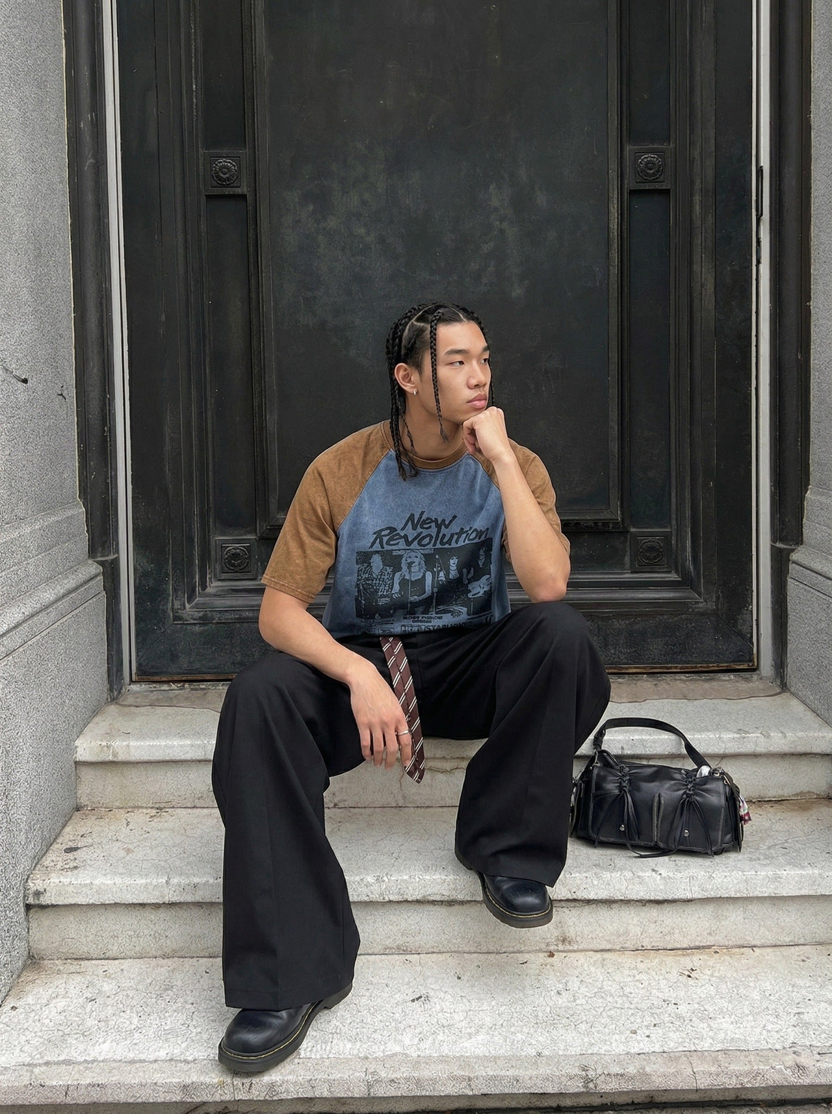 DAXUEN New Revolution vintage graphic short-sleeved T-shirt — model photo