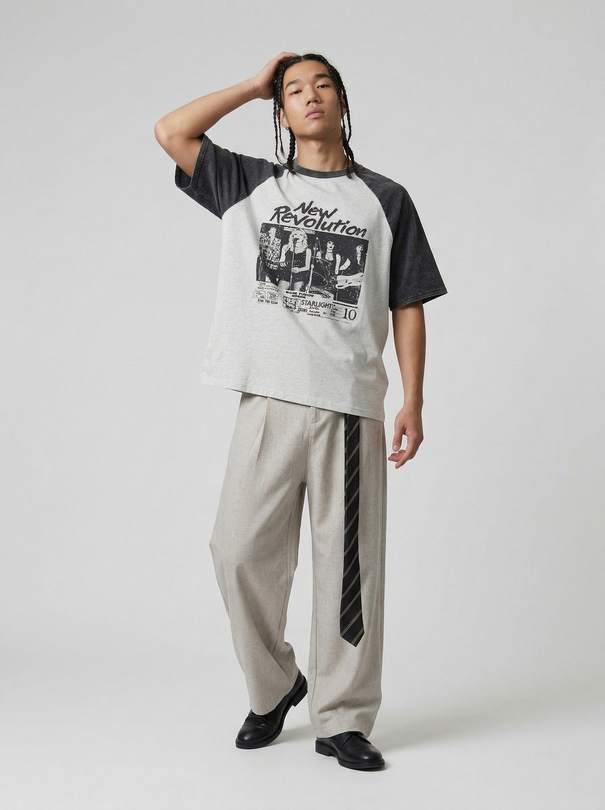 DAXUEN New Revolution vintage graphic short-sleeved T-shirt — model photo