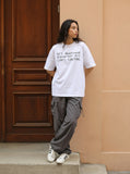 DAXUEN Short-sleeve crew neck t-shirt with text print — model photo