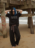 DAXUEN Short-sleeve crew neck t-shirt with text print — model photo