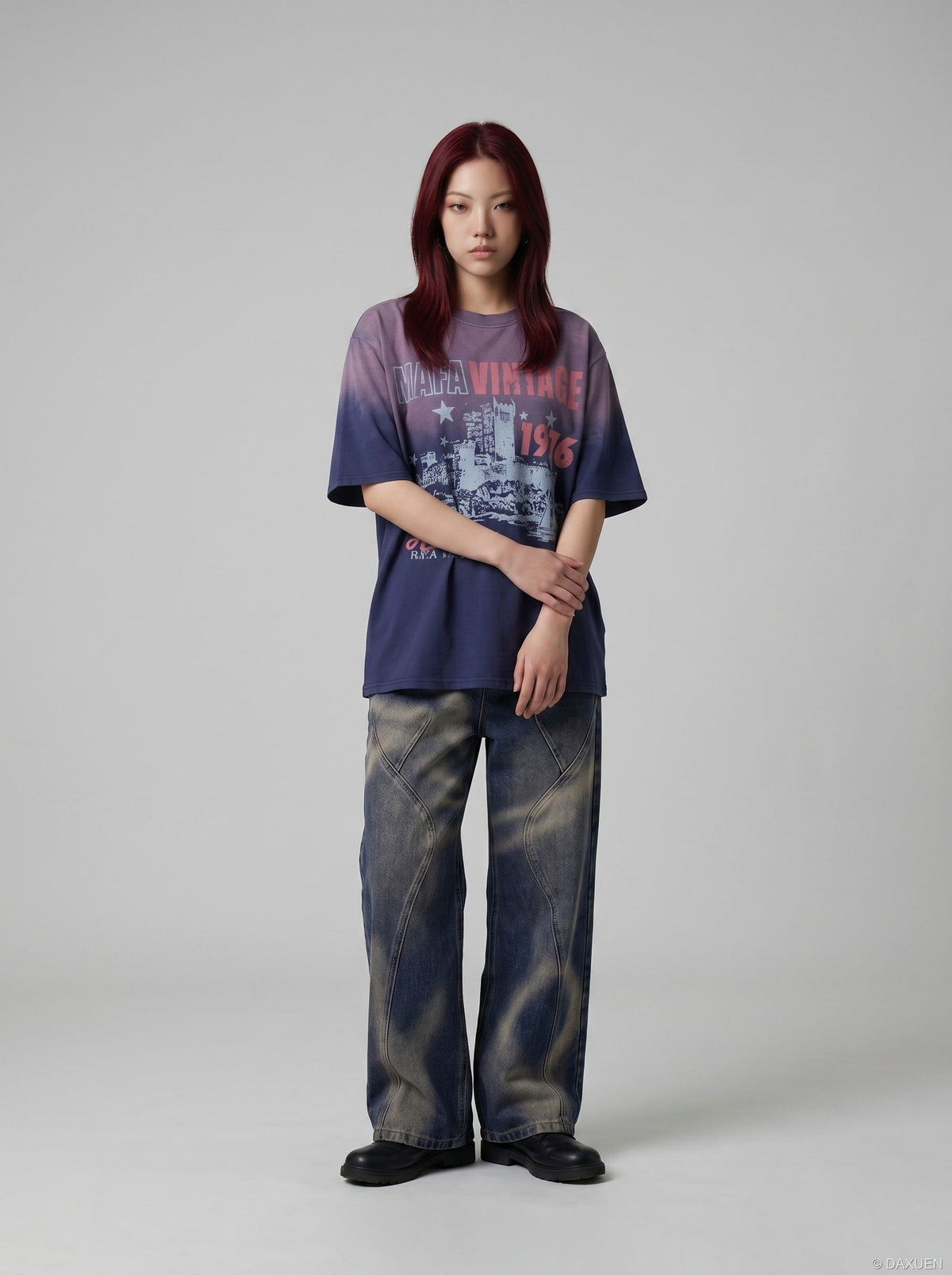 DAXUEN Ombre graphic t-shirt with castle print — model photo