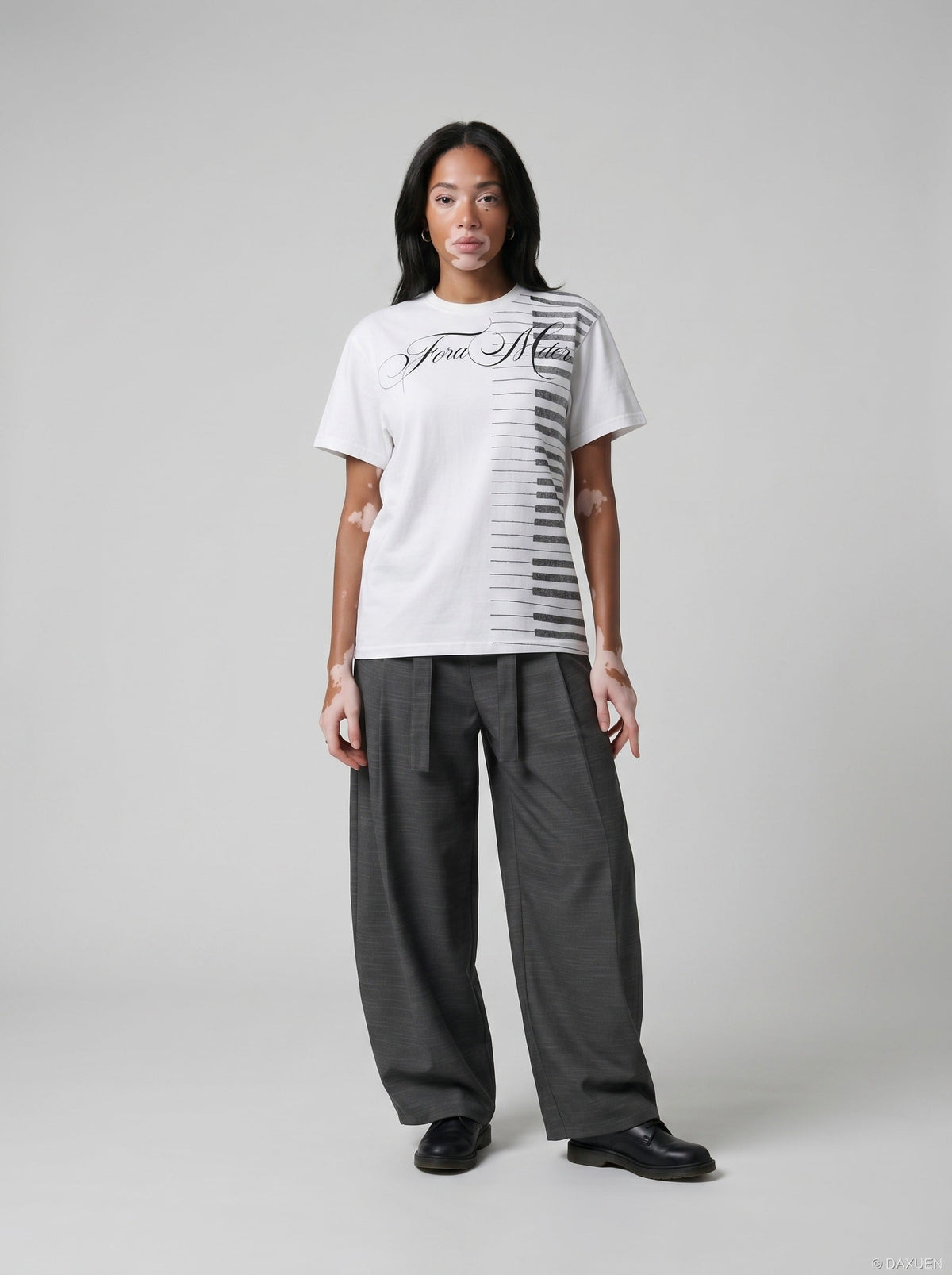 DAXUEN Ornate script and piano key graphic T-shirt — model photo