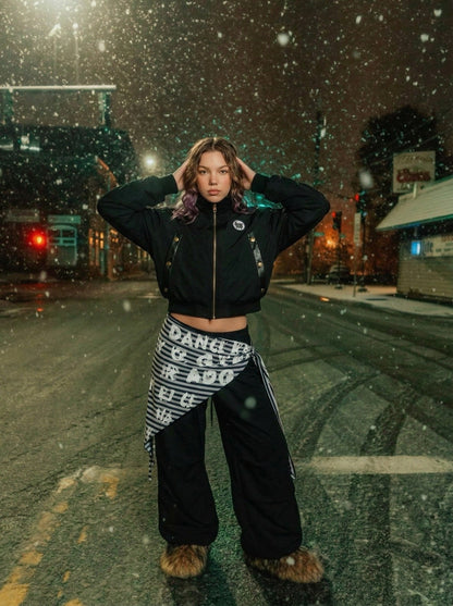 DAXUEN Oversized bomber jacket in black and navy — model photo