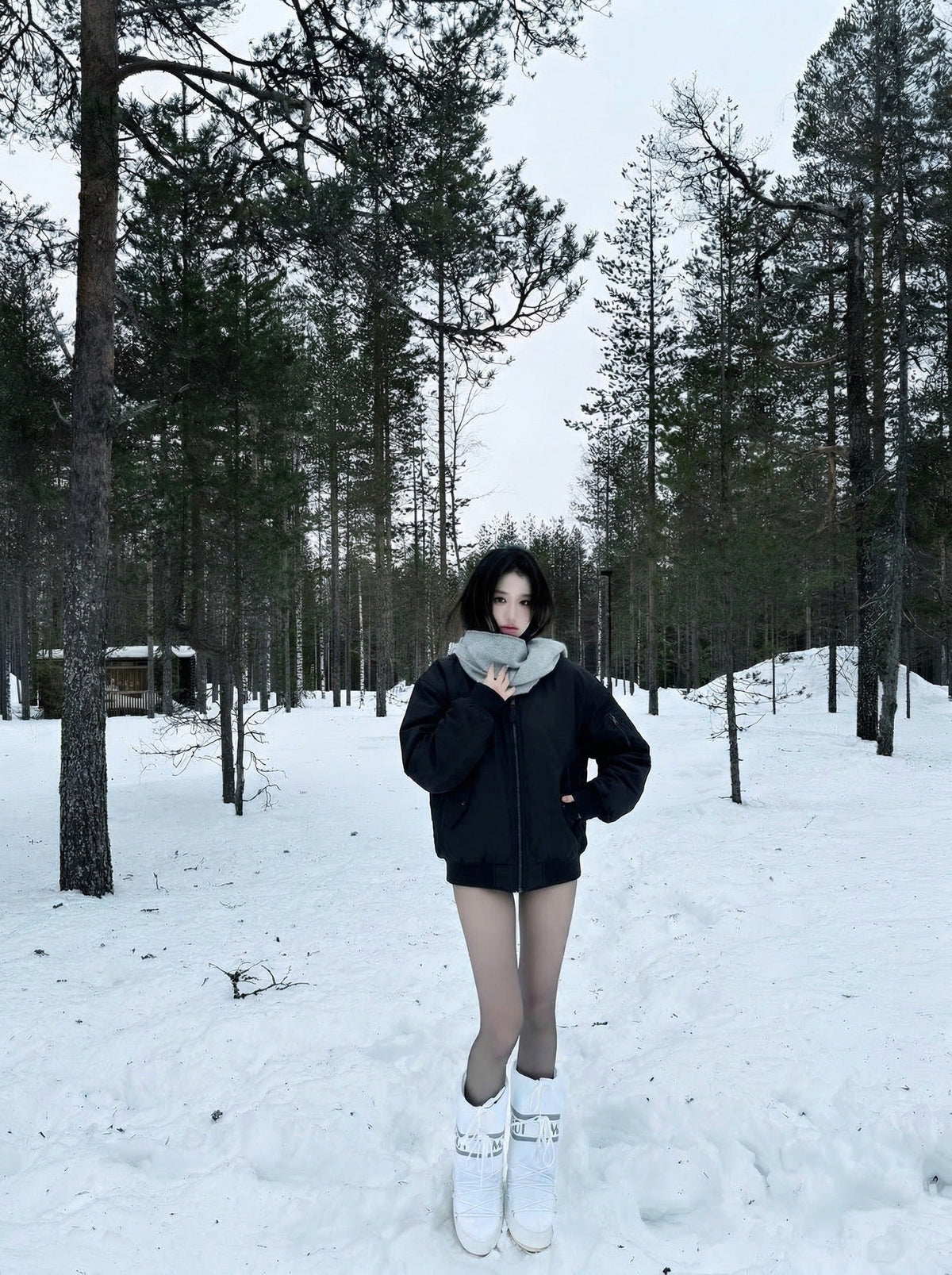 DAXUEN Oversized bomber jacket in black and navy — model photo
