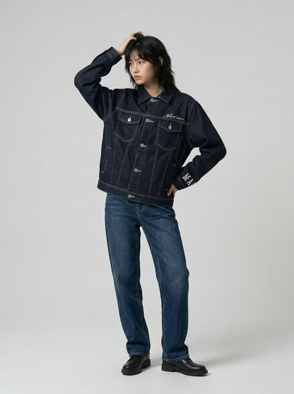 DAXUEN Oversized denim jacket with embroidery and pockets — model photo