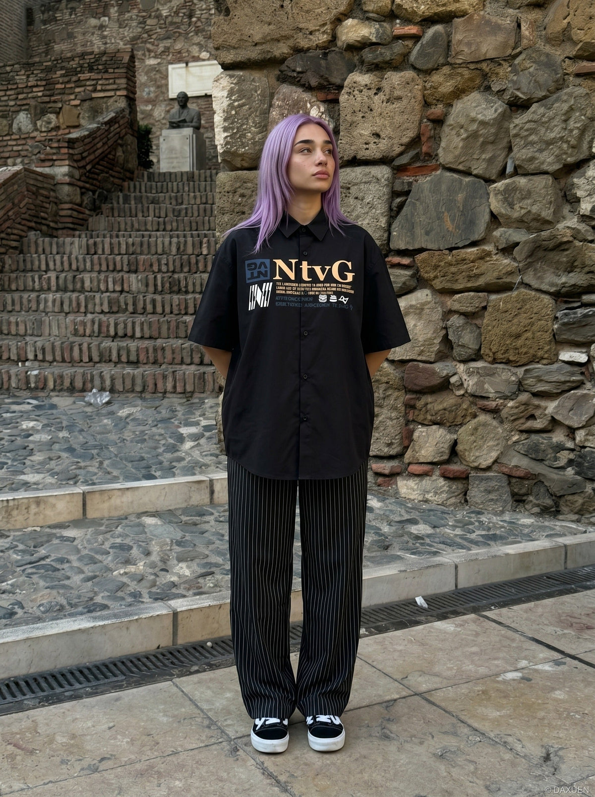 DAXUEN Oversized short-sleeve button-up shirt with graphic print — model photo