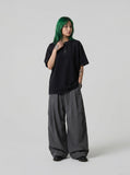 DAXUEN Oversized short-sleeved Henley t-shirt — model photo