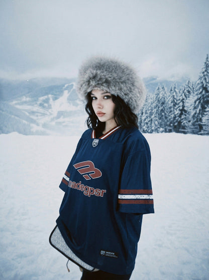DAXUEN Oversized sports jersey t-shirt in navy blue and light blue — model photo