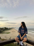 DAXUEN Oversized sports jersey t-shirt in navy blue and light blue — model photo
