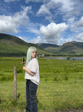 DAXUEN Pastel stripe graphic t-shirt with crew neck and short sleeves — model photo