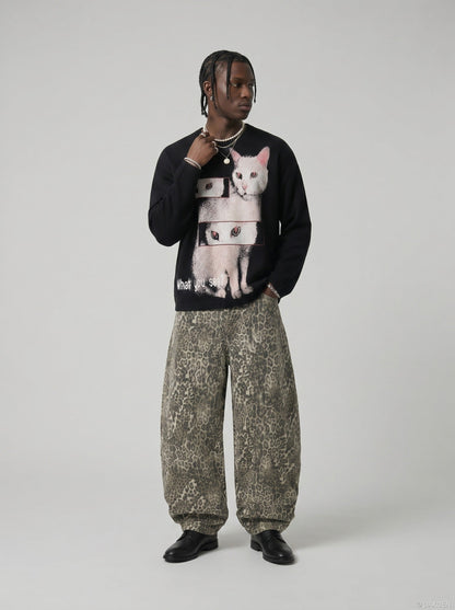DAXUEN Black long sleeve sweatshirt with cat graphic — model photo