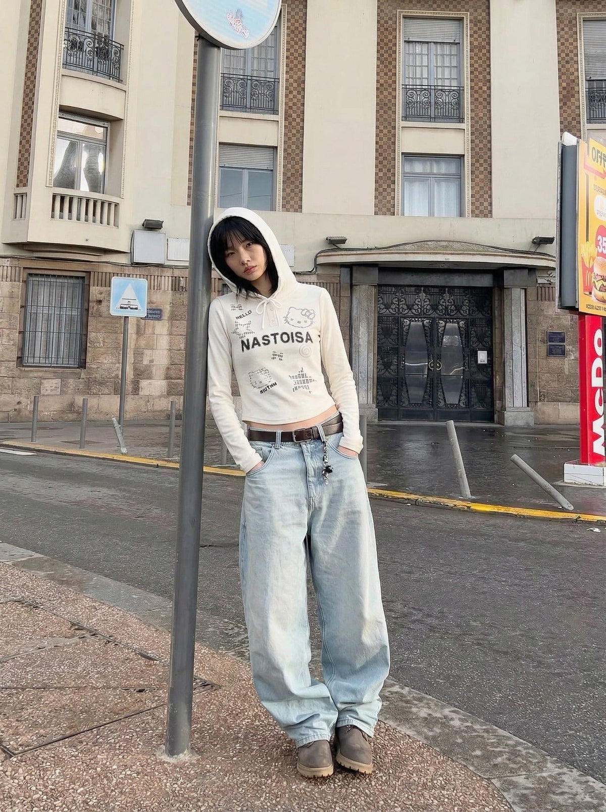 DAXUEN Cropped hooded long-sleeve top with pixelated graphics — model photo