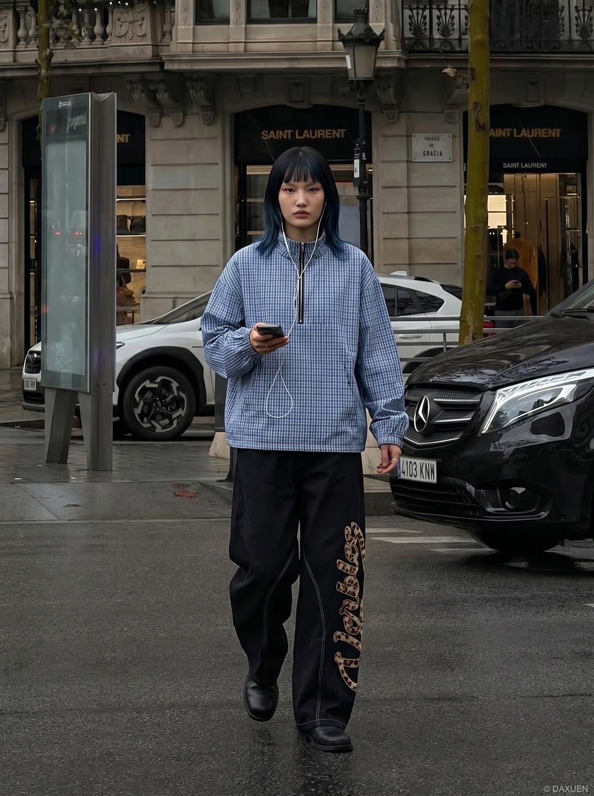 DAXUEN Plaid oversized pullover jacket with half-zip and pouch pocket — model photo