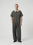 DAXUEN Short sleeve plaid button-up shirt — model photo