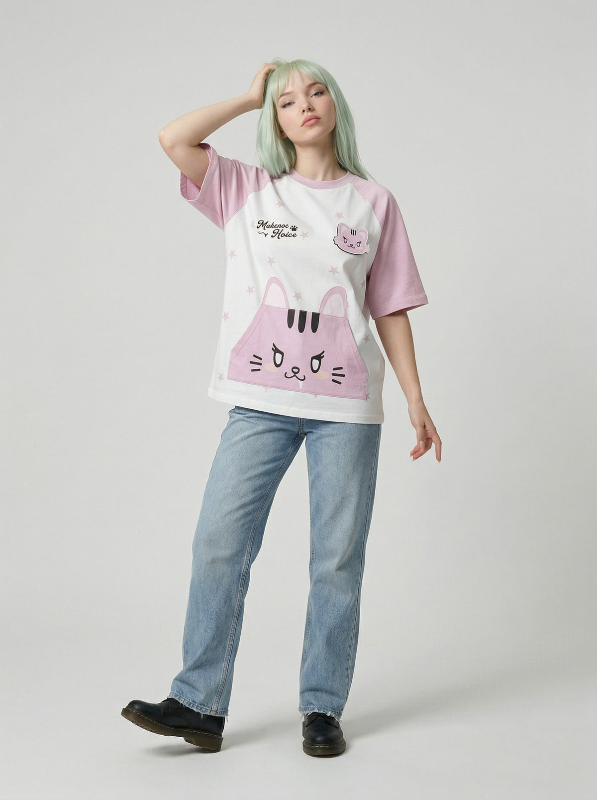 DAXUEN Relaxed fit short-sleeved t-shirt with cat graphic — model photo