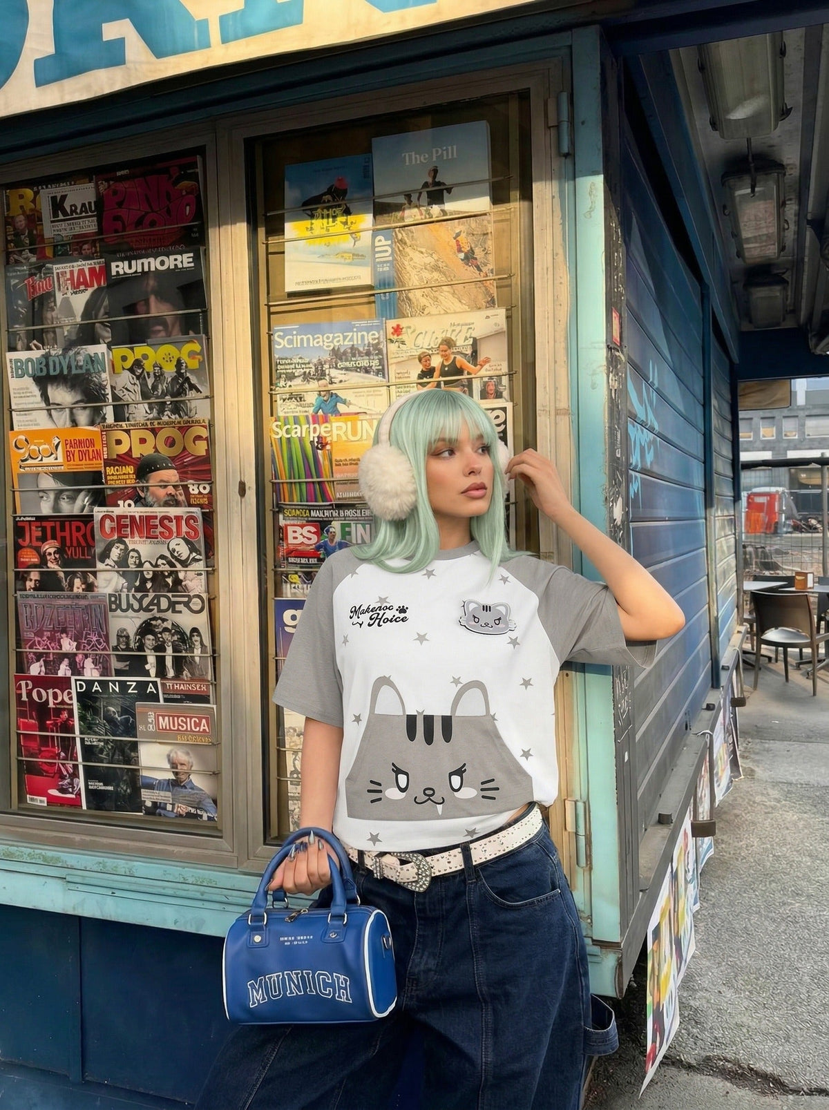 DAXUEN Relaxed fit short-sleeved t-shirt with cat graphic — model photo