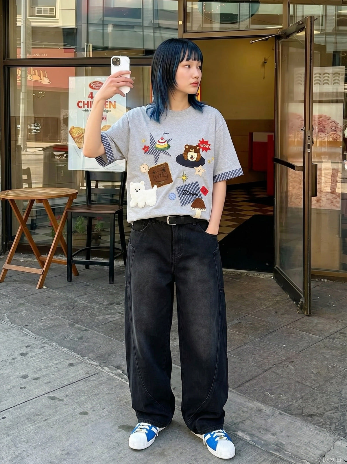 DAXUEN Playful plaid appliqué short-sleeved t-shirt — model photo