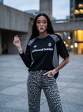 DAXUEN Short-sleeved raglan sports top with graphics — model photo