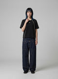 DAXUEN Short sleeve raglan t-shirt with contrast stitching — model photo