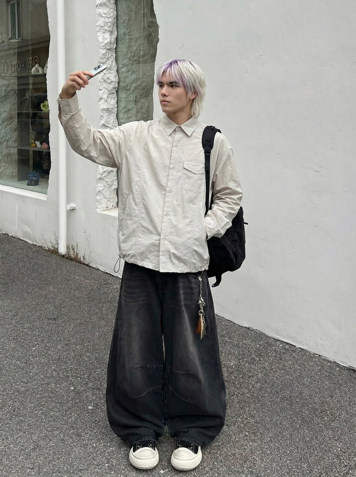 DAXUEN Relaxed long-sleeved button-up shirt — model photo
