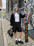 DAXUEN Relaxed-fit cargo shorts in solid colors — model photo