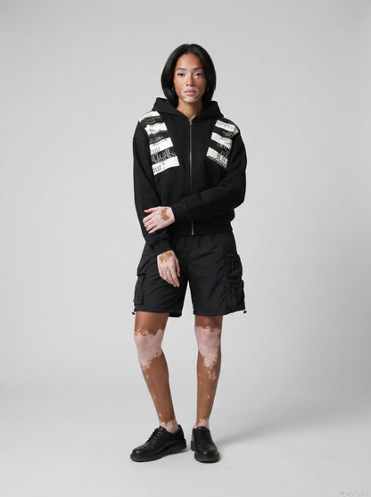 DAXUEN Relaxed fit cargo shorts in solid colours — model photo